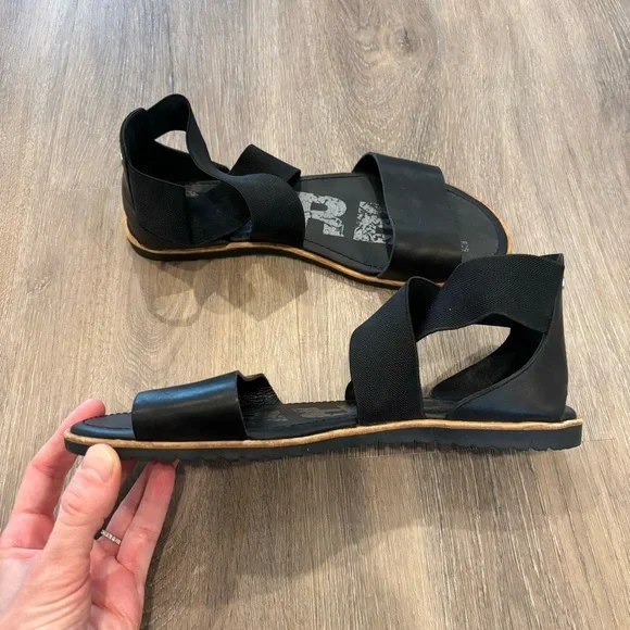 Sorel ‘Ella Cross Gem’ Sandal • Size - 9.5 - Picture 4 of 8